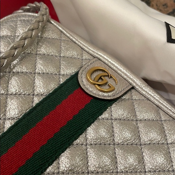 ❌SOLD❌ Gucci silver camera bag - Picture 7 of 9